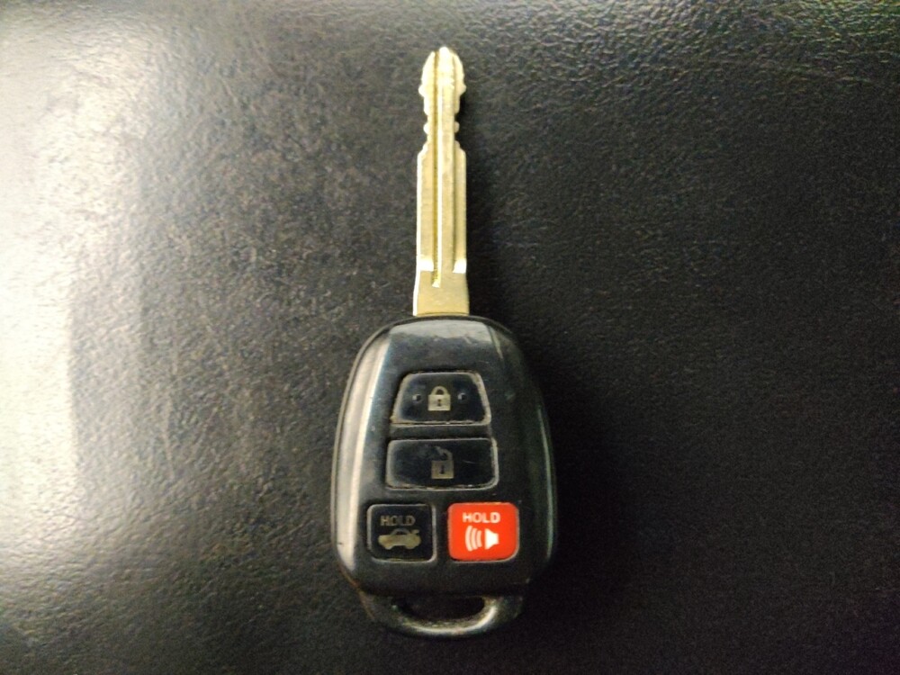 2015 Toyota Camry in Houston, TX 77060 - 18094034 32