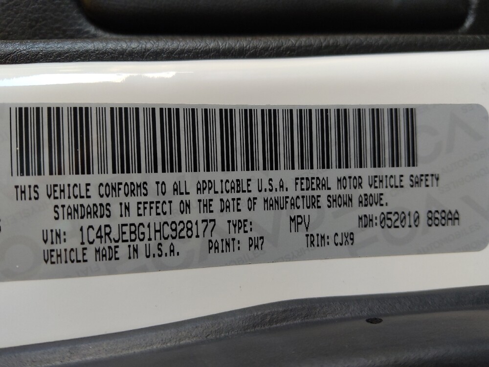 2017 Jeep Grand Cherokee in Baton Rouge, LA 70816 - 18094035 33