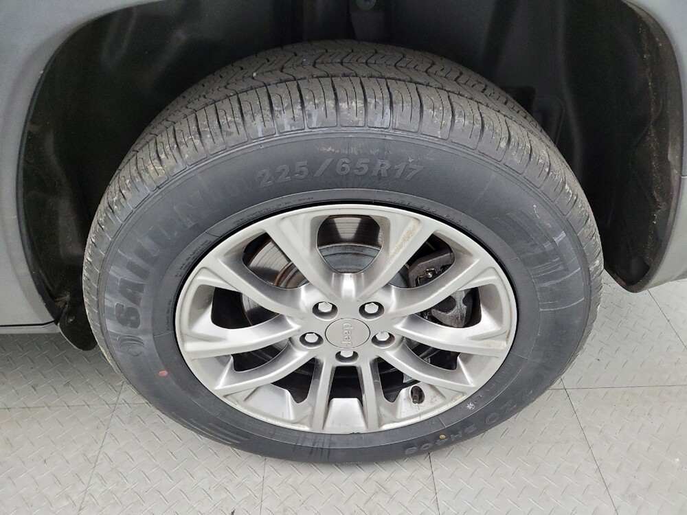 2019 Jeep Cherokee in Lexington, KY 40509 - 18094042 31