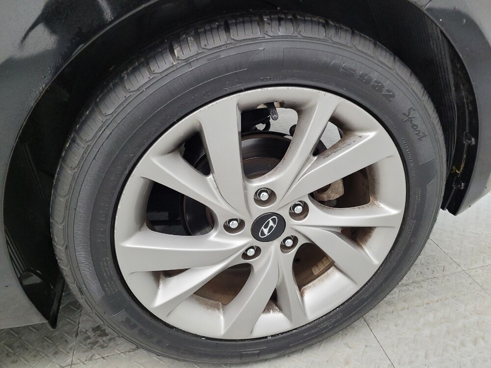 2017 Hyundai Veloster in Toledo, OH 43617 - 18094046 31