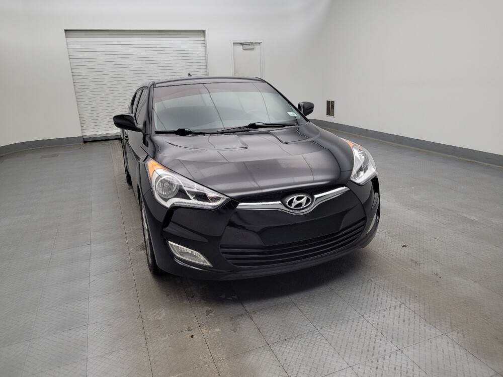 2017 Hyundai Veloster in Toledo, OH 43617 - 18094046 14