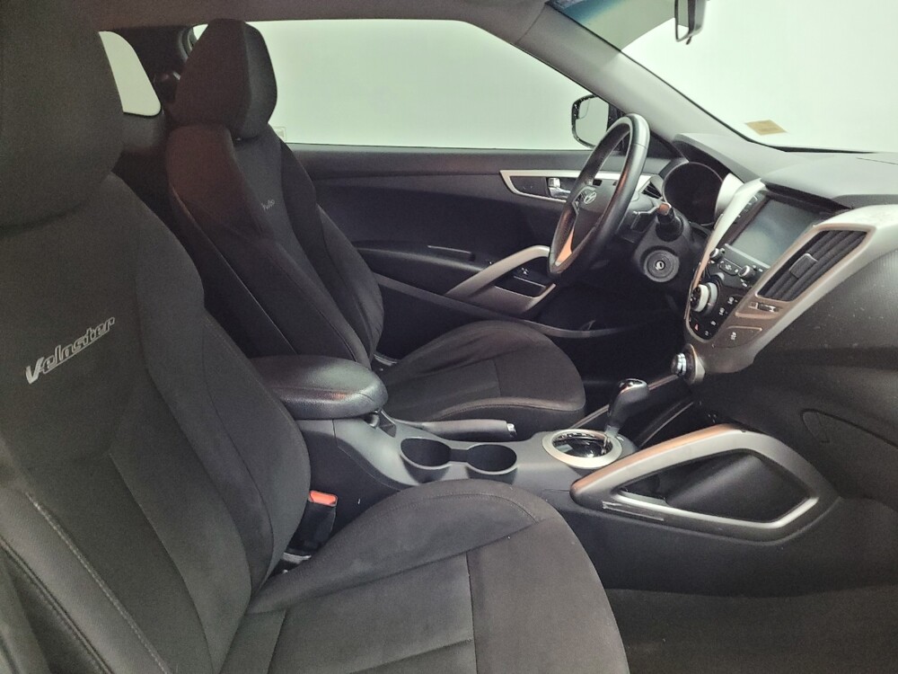 2017 Hyundai Veloster in Toledo, OH 43617 - 18094046 21