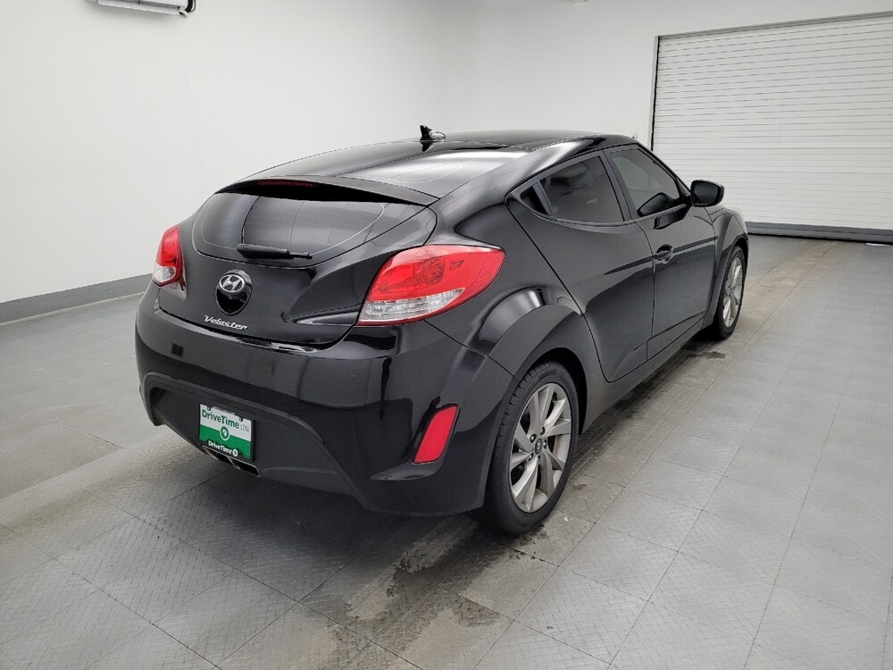 2017 Hyundai Veloster in Toledo, OH 43617 - 18094046 9