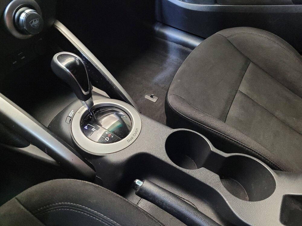 2017 Hyundai Veloster in Toledo, OH 43617 - 18094046 26