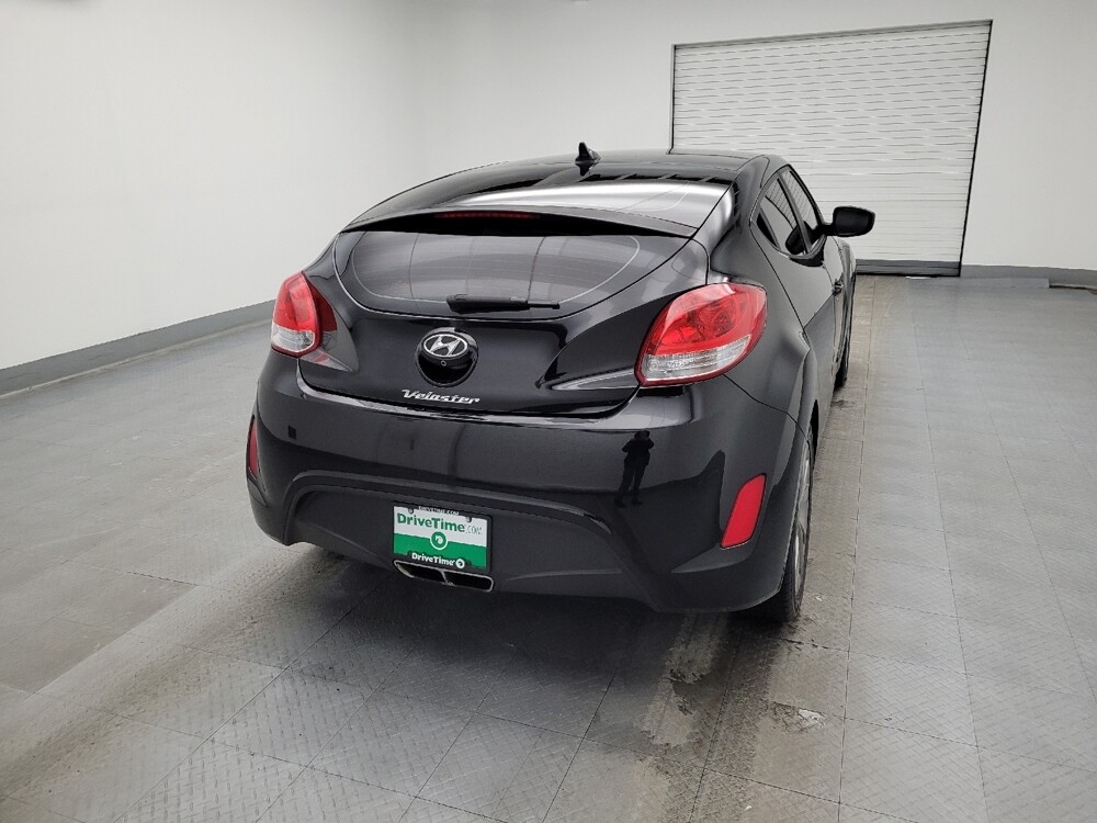 2017 Hyundai Veloster in Toledo, OH 43617 - 18094046 7