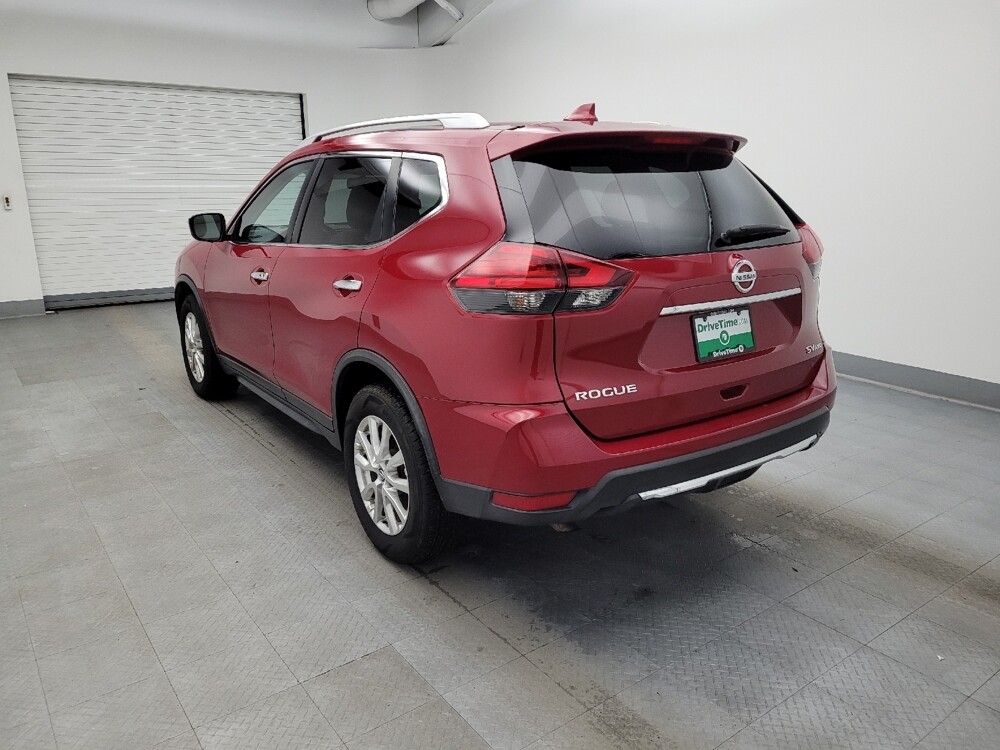 2017 Nissan Rogue in Cincinnati, OH 45255 - 18094047 5
