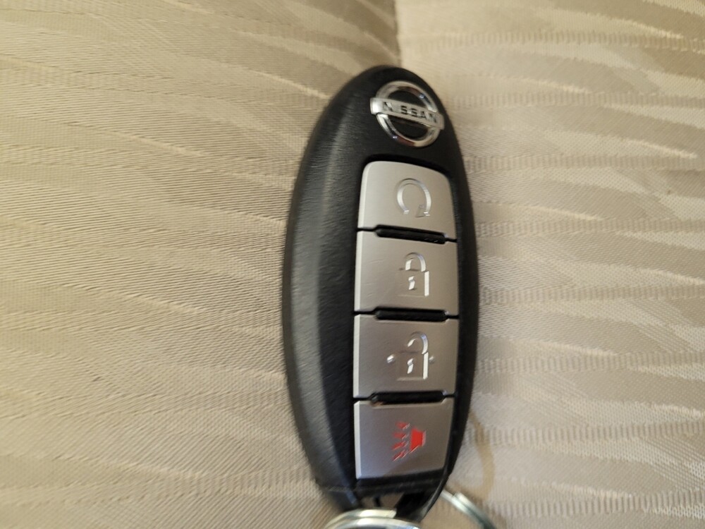 2017 Nissan Rogue in Cincinnati, OH 45255 - 18094047 32