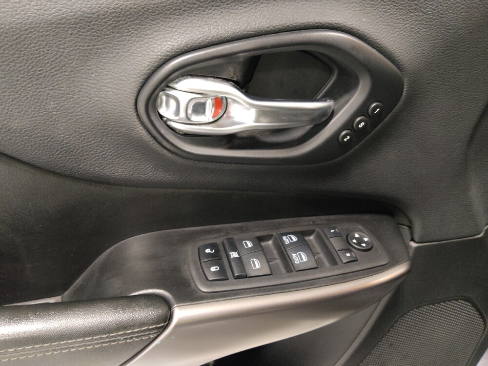 2019 Jeep Cherokee in Columbus, OH 43231 - 18094049 27