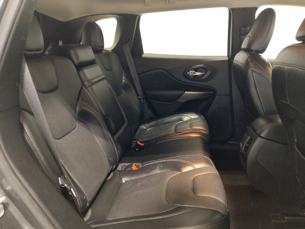 2019 Jeep Cherokee in Columbus, OH 43231 - 18094049 19