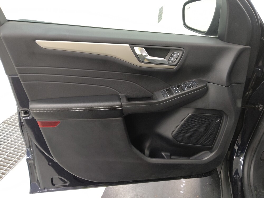 2021 Ford Escape in St. Louis, MO 63125 - 18094050 27