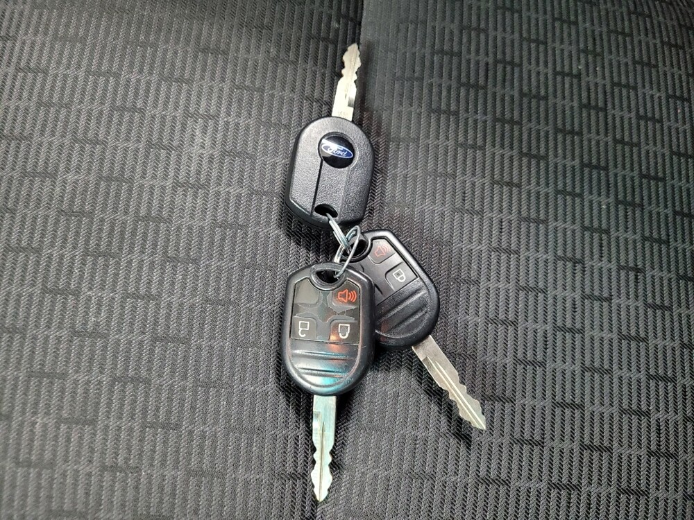 2015 Ford Explorer in Plymouth Meeting, PA 19462 - 18094063 32