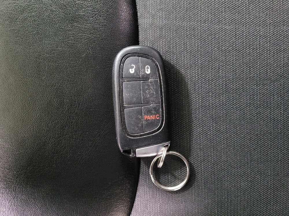 2019 Jeep Cherokee in Plymouth Meeting, PA 19462 - 18094071 32