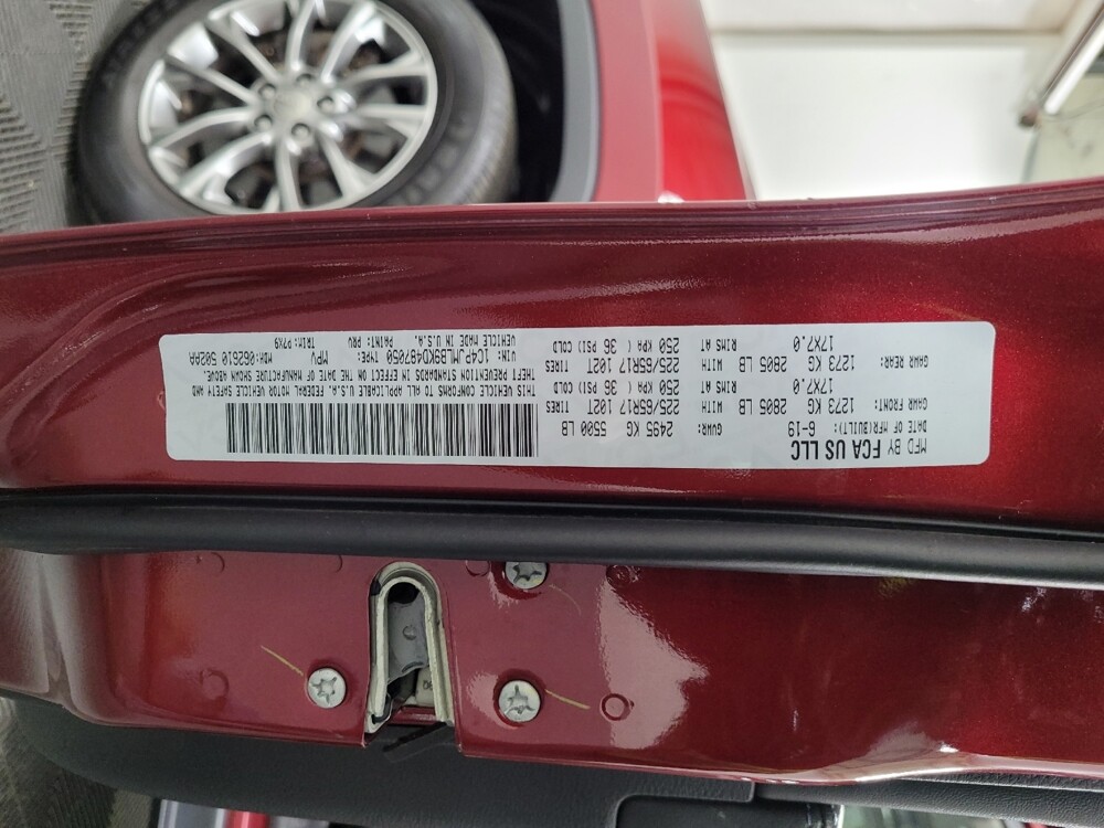 2019 Jeep Cherokee in Plymouth Meeting, PA 19462 - 18094071 33