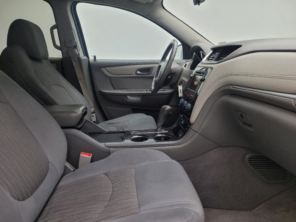 2017 Chevrolet Traverse in Des Moines, IA 50310 - 18094081 21