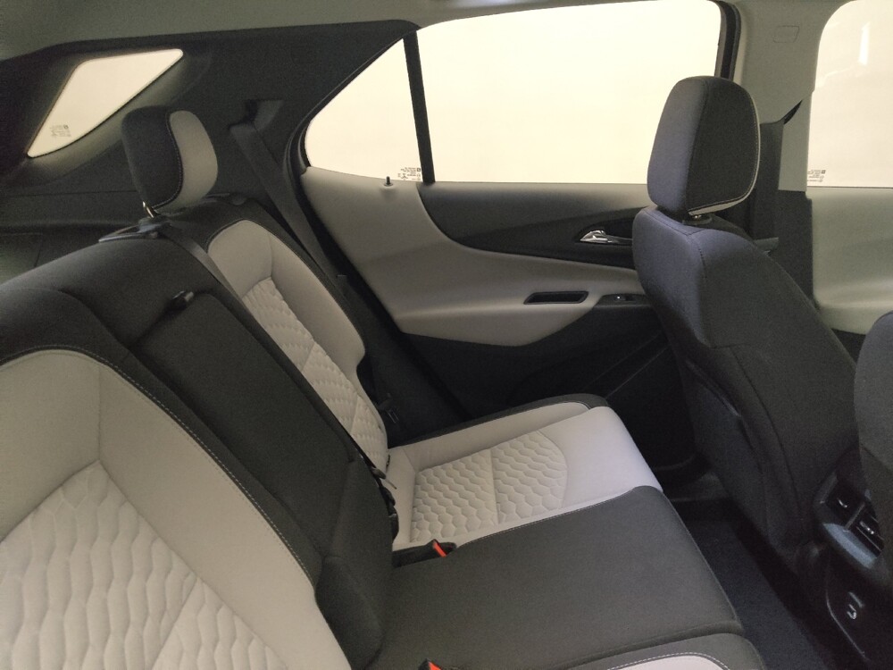 2020 Chevrolet Equinox in St. Louis, MO 63125 - 18094083 19