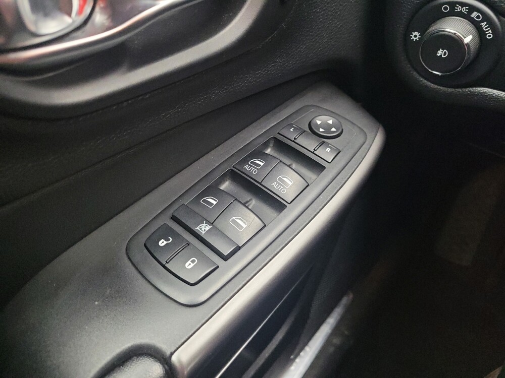 2020 Jeep Cherokee in Eastpointe, MI 48021 - 18094088 27