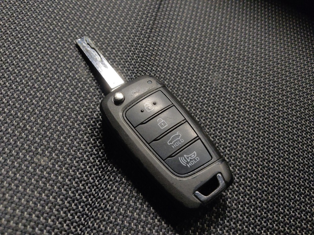 2018 Hyundai Accent in Phoenix, AZ 85015 - 18094095 32