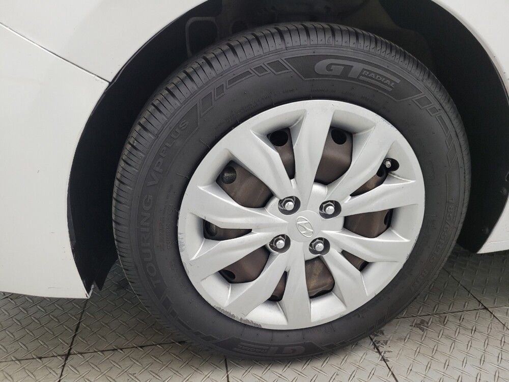 2018 Hyundai Accent in Phoenix, AZ 85015 - 18094095 31