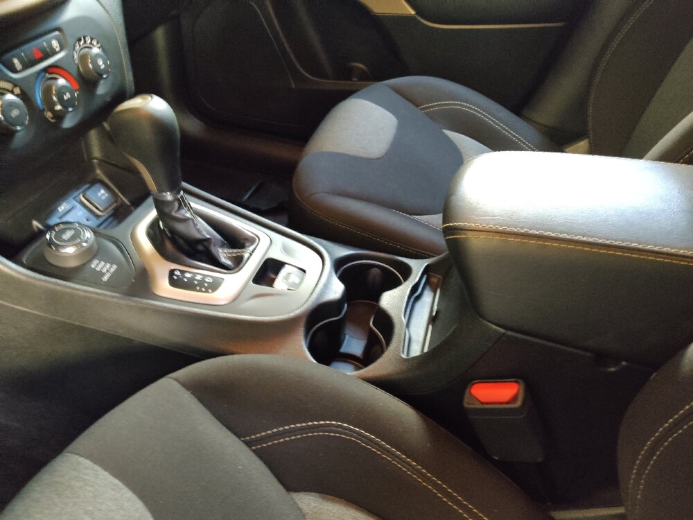 2018 Jeep Cherokee in Greenville, SC 29607 - 18094105 26