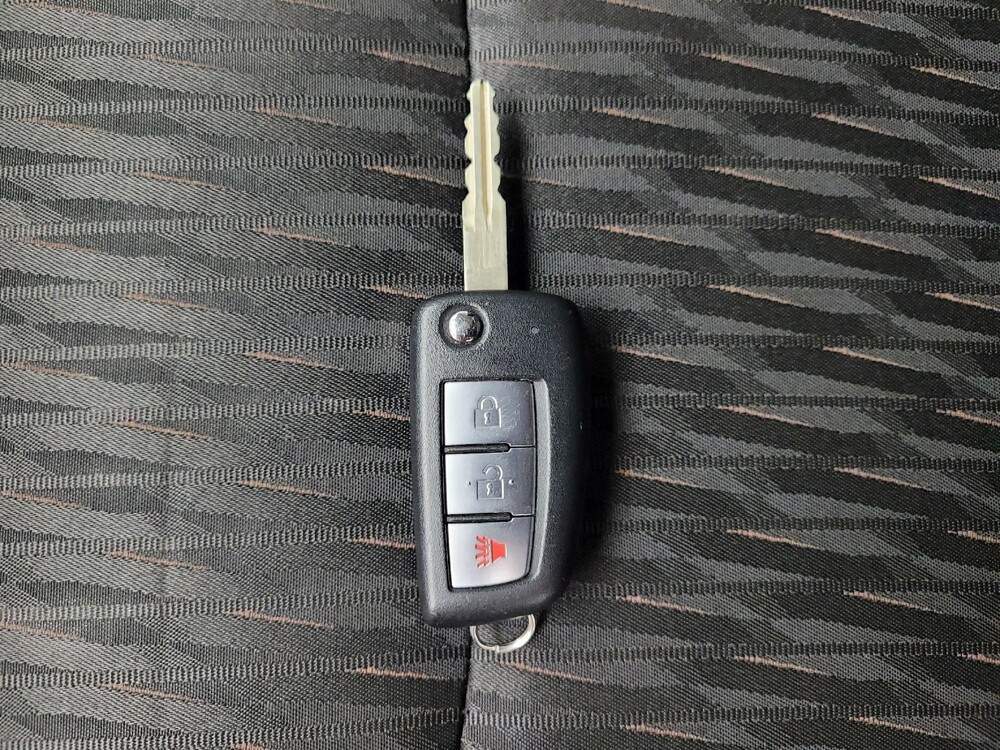 2019 Nissan Rogue in Eastpointe, MI 48021 - 18094110 32