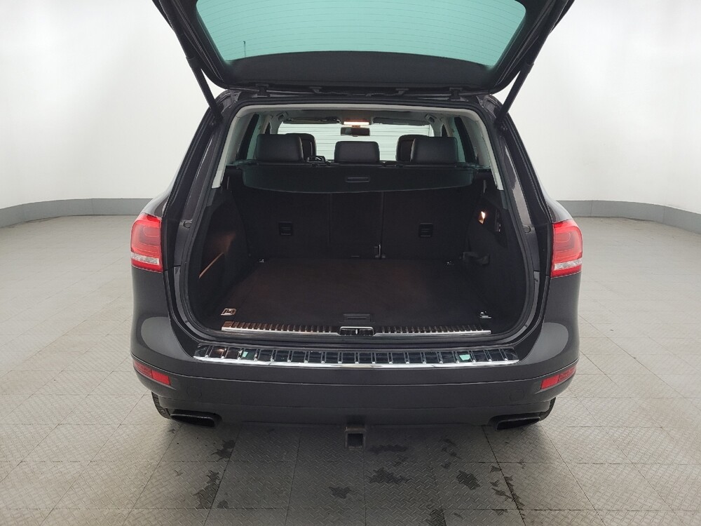 2013 Volkswagen Touareg in Chesapeake, VA 23320 - 18094111 29