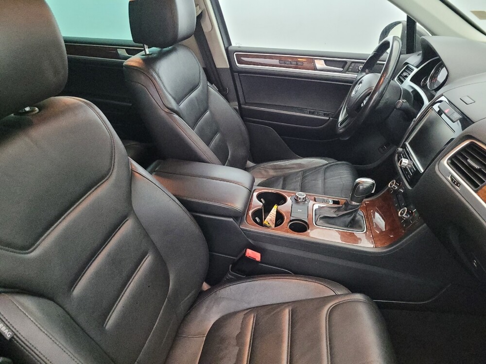 2013 Volkswagen Touareg in Chesapeake, VA 23320 - 18094111 21