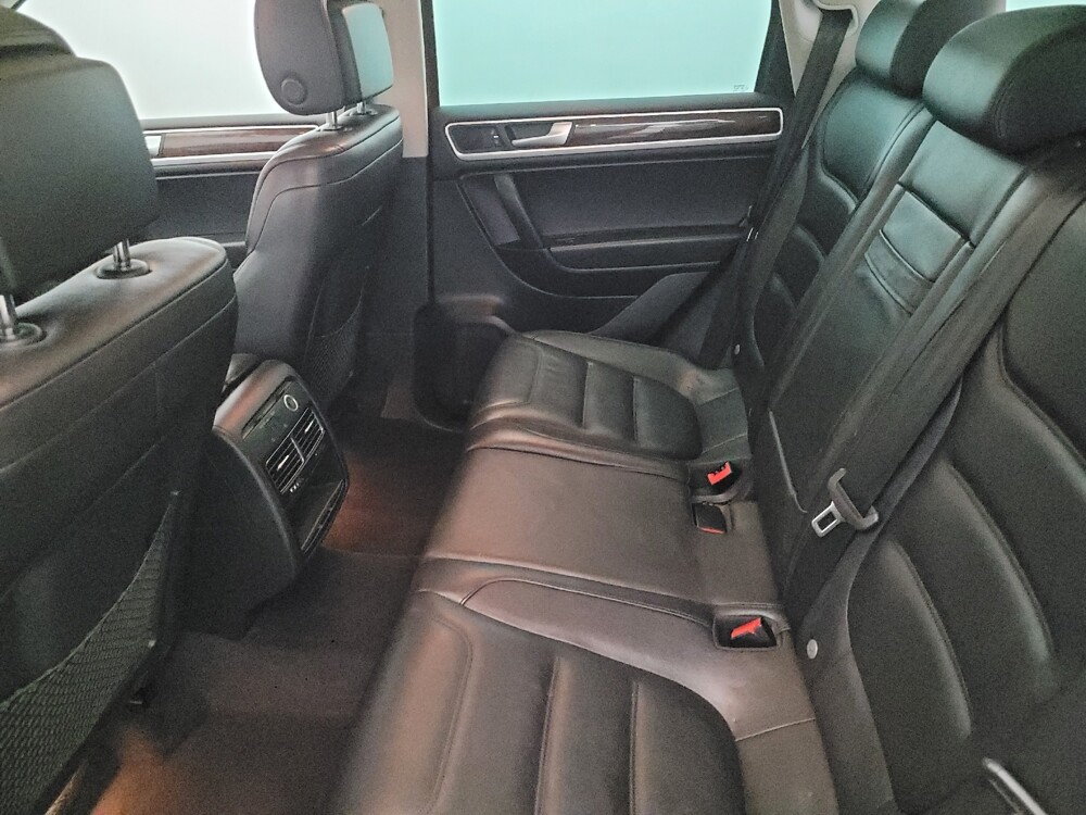 2013 Volkswagen Touareg in Chesapeake, VA 23320 - 18094111 18