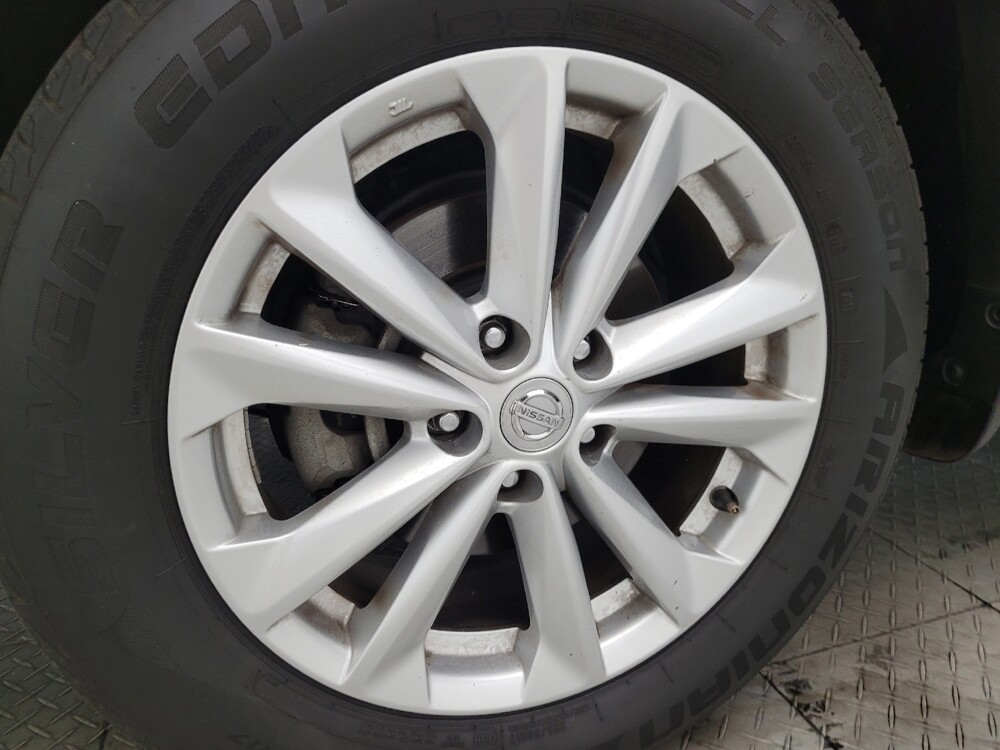 2017 Nissan Rogue Sport in Tucson, AZ 85705 - 18094113 31