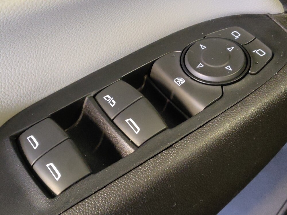 2019 Chevrolet Equinox in Corpus Christi, TX 78412 - 18094120 27