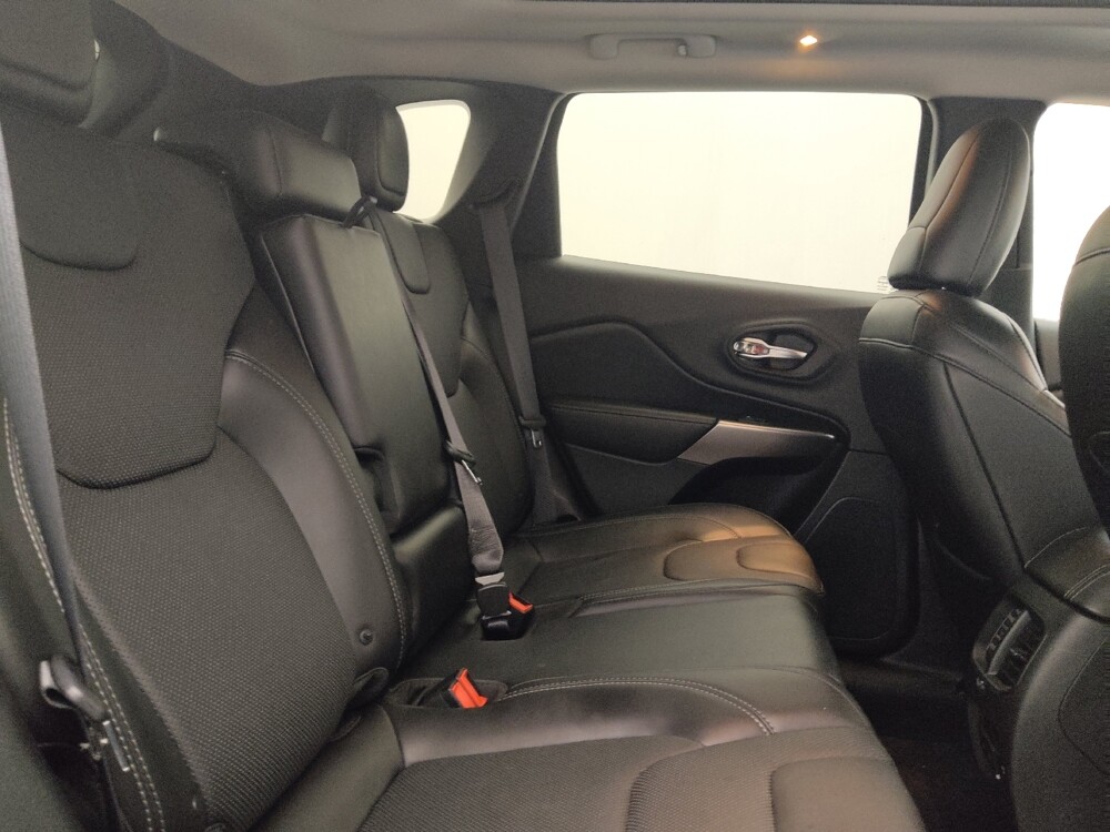 2019 Jeep Cherokee in Tampa, FL 33612 - 18094132 19