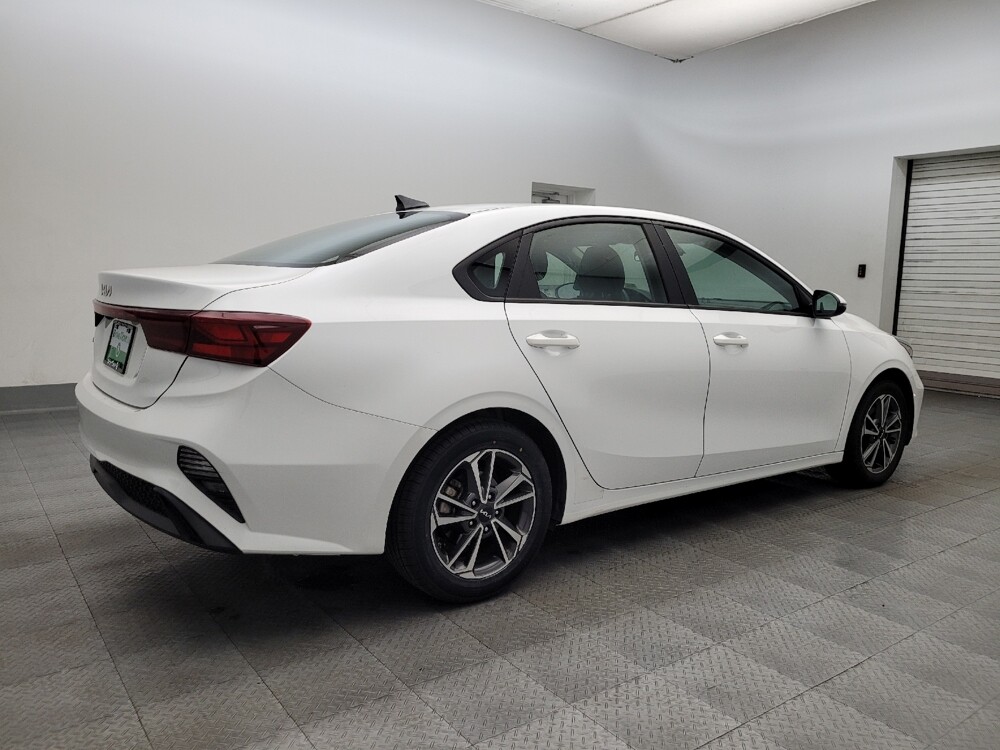 2022 Kia Forte in Albuquerque, NM 87123 - 18094162 10