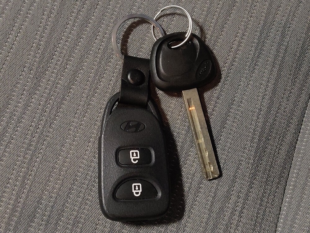 2015 Hyundai Accent in Charleston, SC 29414 - 18094165 32