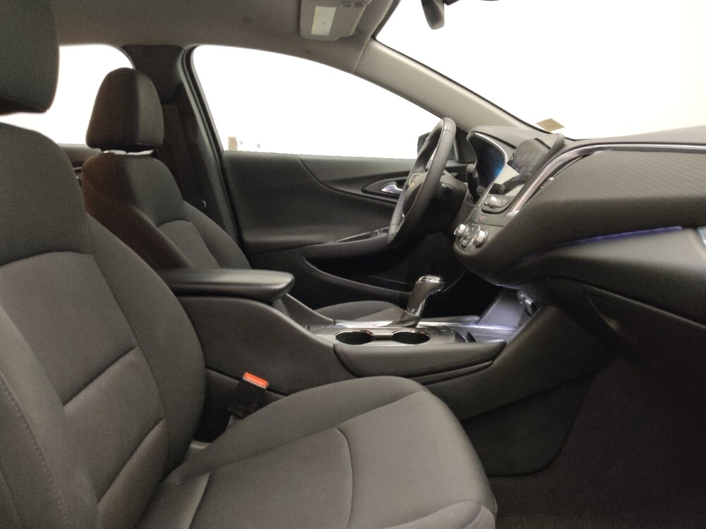 2018 Chevrolet Malibu in Lombard, IL 60148 - 18094198 21