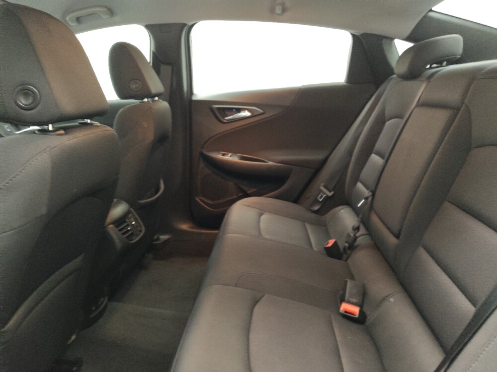 2018 Chevrolet Malibu in Lombard, IL 60148 - 18094198 18