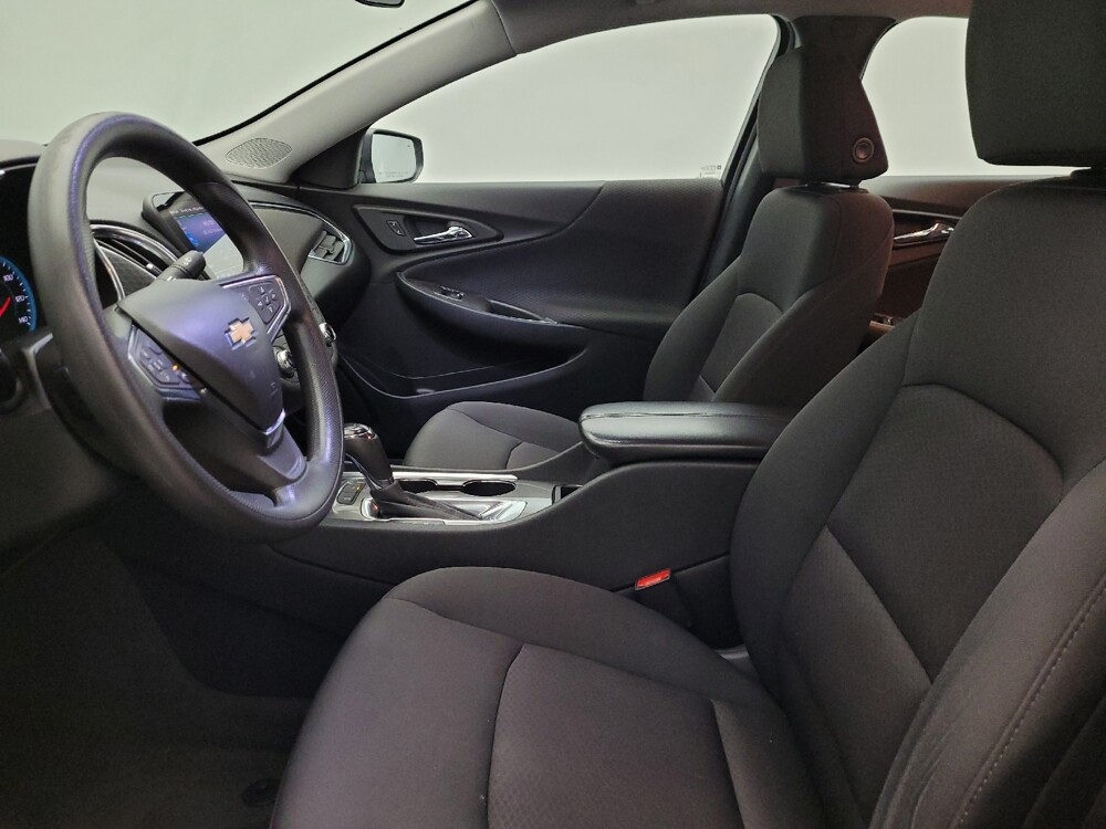 2020 Chevrolet Malibu in Glendale, AZ 85301 - 18094199 17