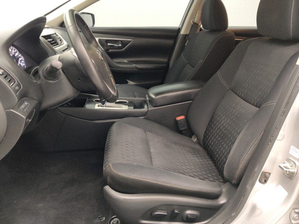 2018 Nissan Altima in Wichita, KS 67207 - 18094205 17
