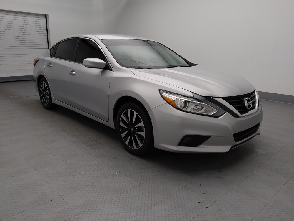 2018 Nissan Altima in Wichita, KS 67207 - 18094205 13