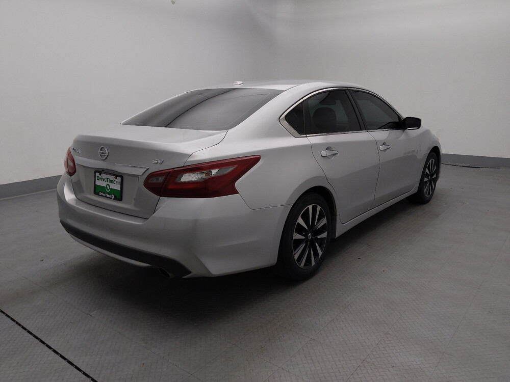 2018 Nissan Altima in Wichita, KS 67207 - 18094205 9