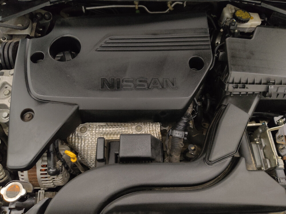 2018 Nissan Altima in Wichita, KS 67207 - 18094205 30