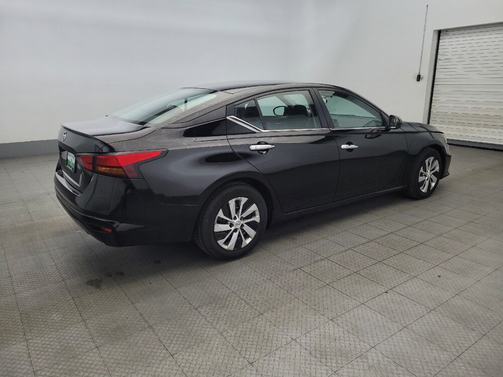 2022 Nissan Altima in Pittsburgh, PA 15236 - 18094210 10