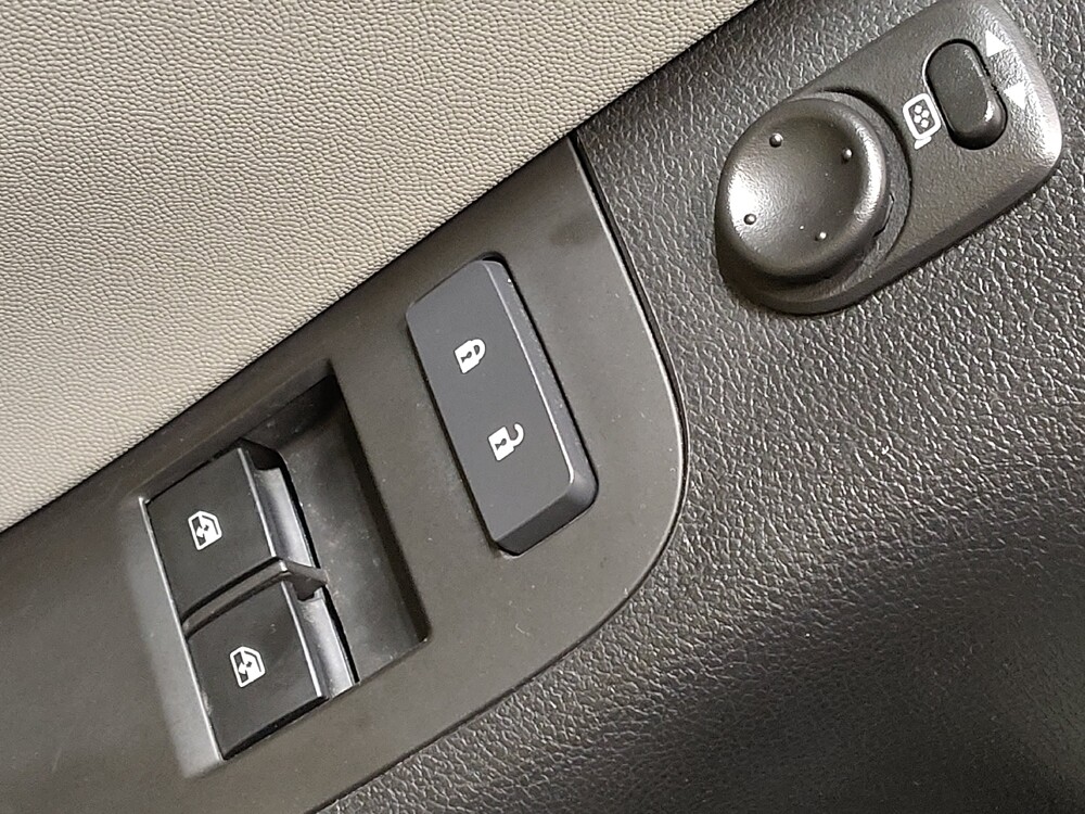 2013 Chevrolet Camaro in Raleigh, NC 27604 - 18094225 27