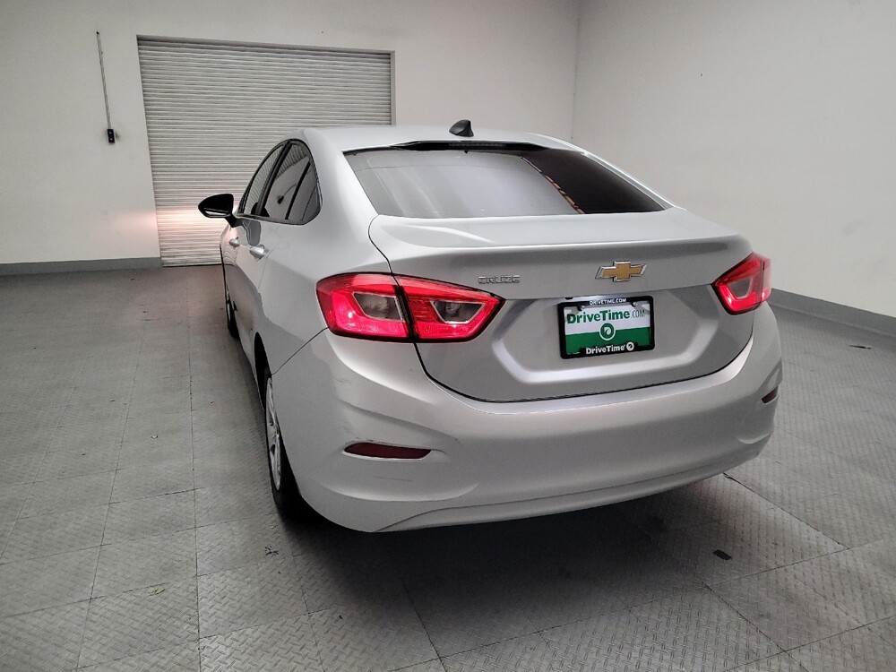 2018 Chevrolet Cruze in Montclair, CA 91763 - 18094231 6