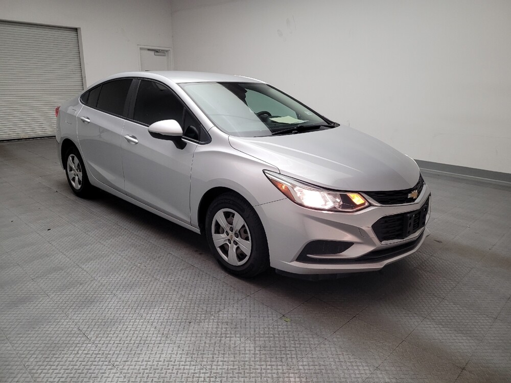 2018 Chevrolet Cruze in Montclair, CA 91763 - 18094231 13