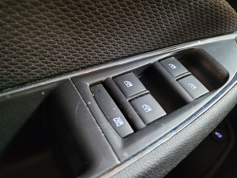 2018 Chevrolet Cruze in Montclair, CA 91763 - 18094231 33