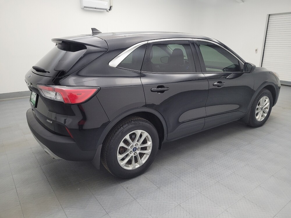2022 Ford Escape in Fairfield, OH 45014 - 18094257 10