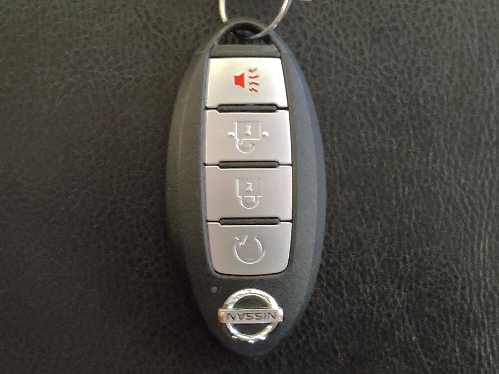 2019 Nissan Pathfinder in Tampa, FL 33612 - 18094263 32