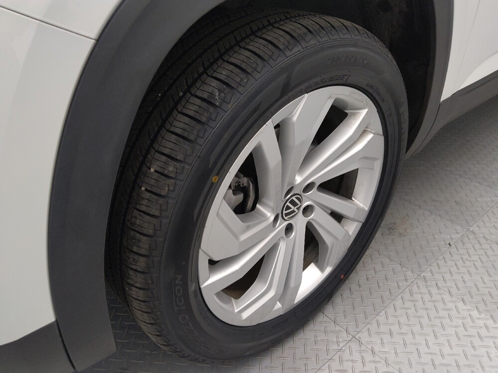 2021 Volkswagen Atlas in Springfield, MO 65807 - 18094270 31