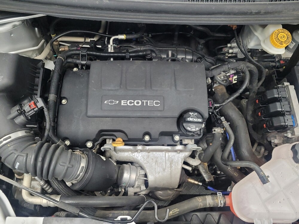 2020 Chevrolet Sonic in Memphis, TN 38115 - 18094276 30