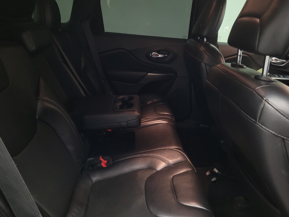 2019 Jeep Cherokee in Fresno, CA 93726 - 18094279 19