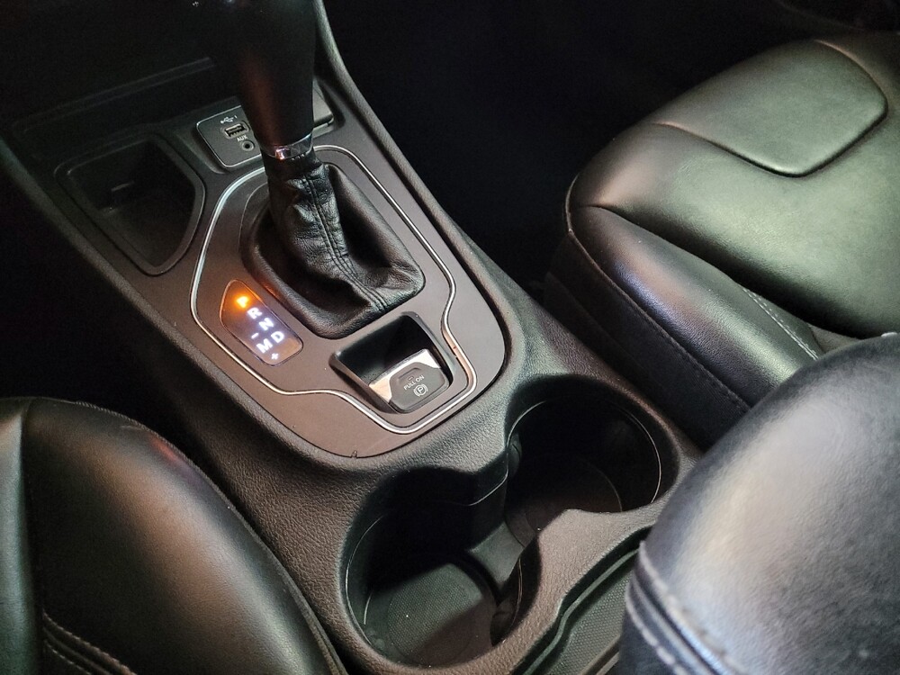 2019 Jeep Cherokee in Fresno, CA 93726 - 18094279 26